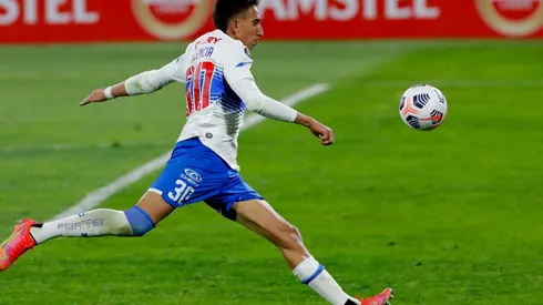 Diego Valencia puso el 2-0 de la UC contra Atlético Nacional.