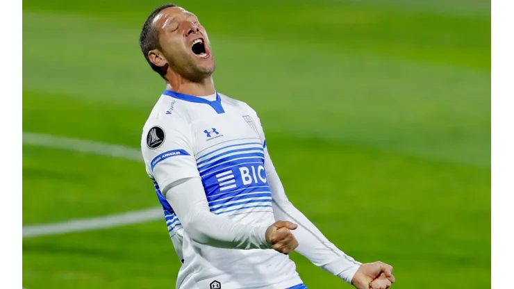 Luciando Aued abre el camino de Universidad Católica para ir a los octavos de final