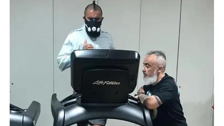 Vidal entrenando junto a su PF Juan Carlos Ramírez