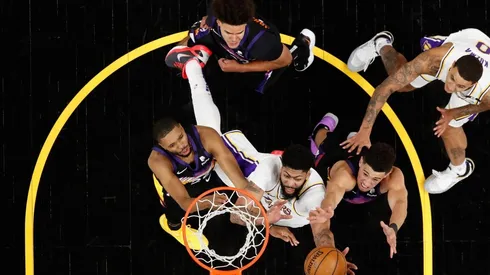 Los Lakers sufrieron una dura derrota en el primer juego de la serie de playoffs.