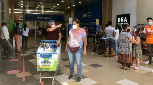 Los supermercados están abiertos de lunes a domingo en el horario que ellos dispongan.