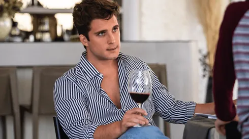 Diego Boneta como Micky en Luis Miguel, la serie.