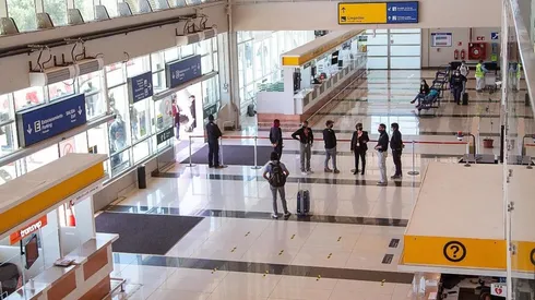 Los aeropuertos se mantienen con baja afluencia por la escasez de viajes al extranjero.
