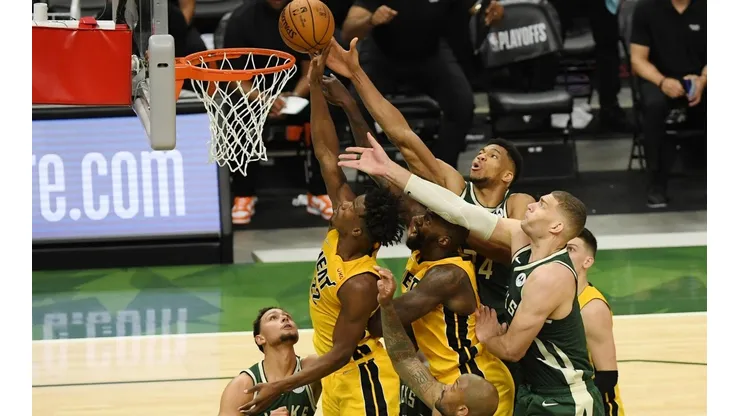 Los Heat buscarán emparejar la serie ante Milwaukee Bucks.