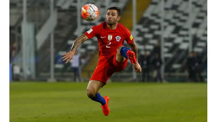 Eugenio Mena volverá a jugar un partido oficial con La Roja tras cuatro años.
