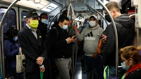 El Metro se mantiene como el transporte más requerido por los santiaguinos.