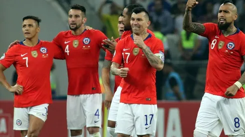 La generación dorada de selección chilena sigue a cargo de la bandera en la primera nómina de Lasarte por los puntos.