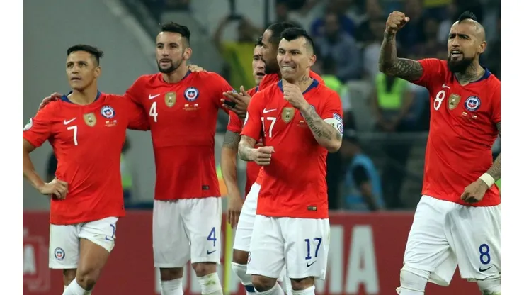 La generación dorada de selección chilena sigue a cargo de la bandera en la primera nómina de Lasarte por los puntos.