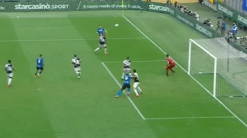 Alexis intentó un gol y terminó con un pase nunca antes visto