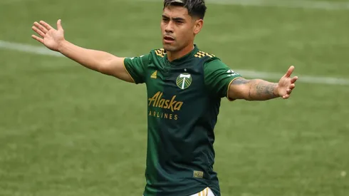Felipe Mora marcó dos golazos en la MLS