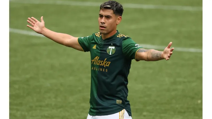 Felipe Mora marcó dos golazos en la MLS