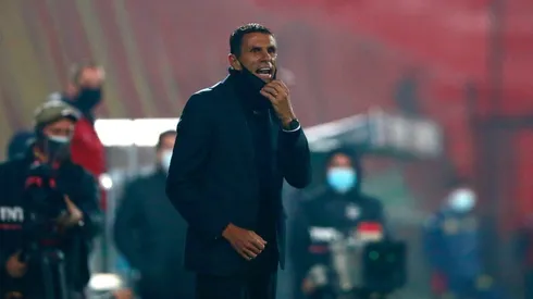 Gustavo Poyet hizo una fuerte acusación contra el juez de línea