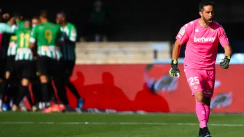 Bravo celebró con todo el paso a la Europa League