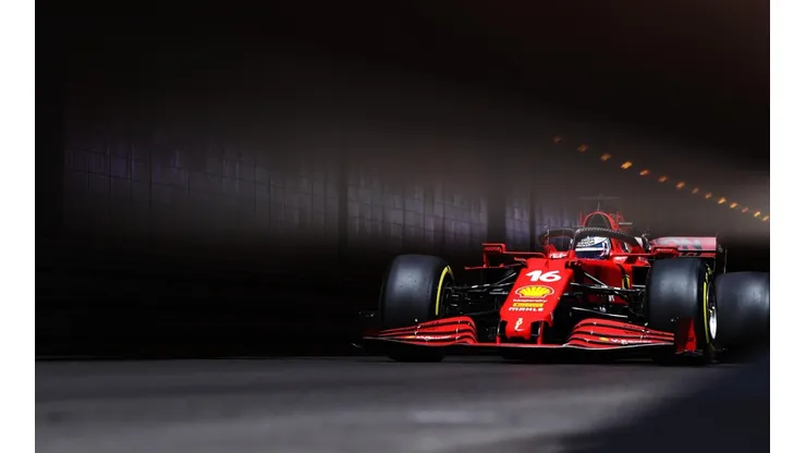 El local Charles Leclerc sorprendió a todos y se quedó con el mejor tiempo en la Clasificación.