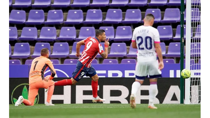 Luis Suárez marcó el 1-2 para el Atlético Madrid, nuevo campeón de La Liga de España.