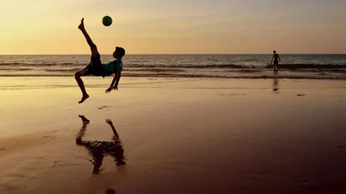 El mar fue el medio que ocupó el fútbol para darse a conocer desde Inglaterra hace dos siglos y hoy elemento principal de la identidad de un club