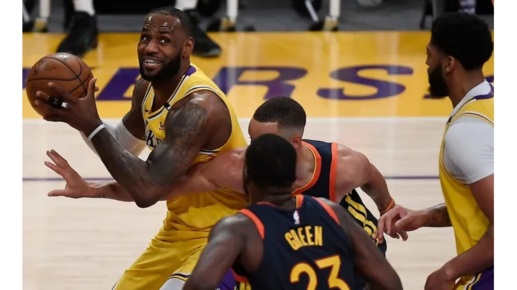 LeBron James otra vez fue figura