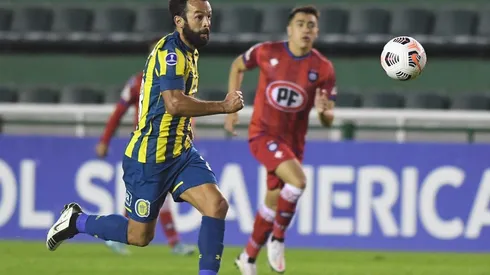 Rosario se mofa de Huachipato luego de golearlo por la Sudamericana.