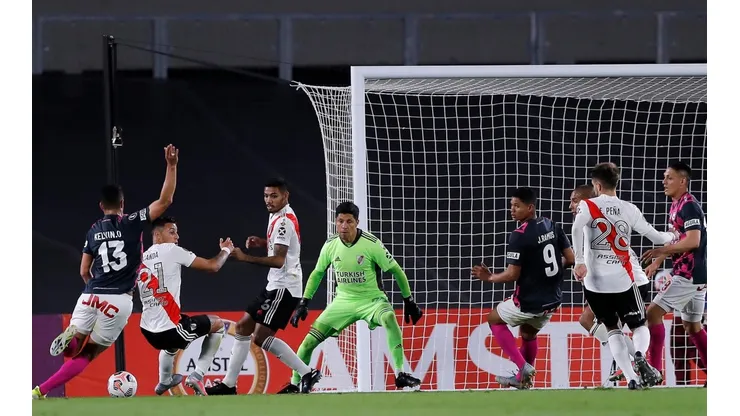 River ganó con Enzo Pérez como arquero