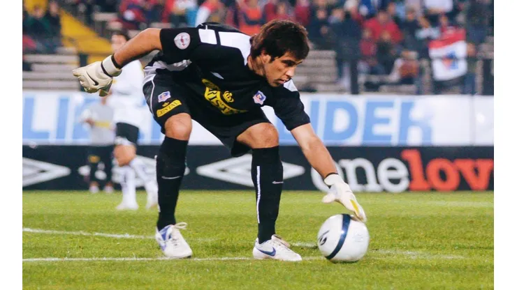 Claudio Bravo jugó desde sus inicios hasta el 2006 en Colo Colo.