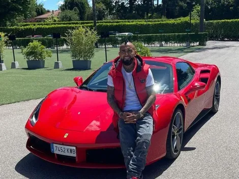 Vidal saca pecho con su lujoso Ferrari