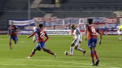 Remate de distancia de Brian Ocampo y golazo de Nacional a Universidad Católica.