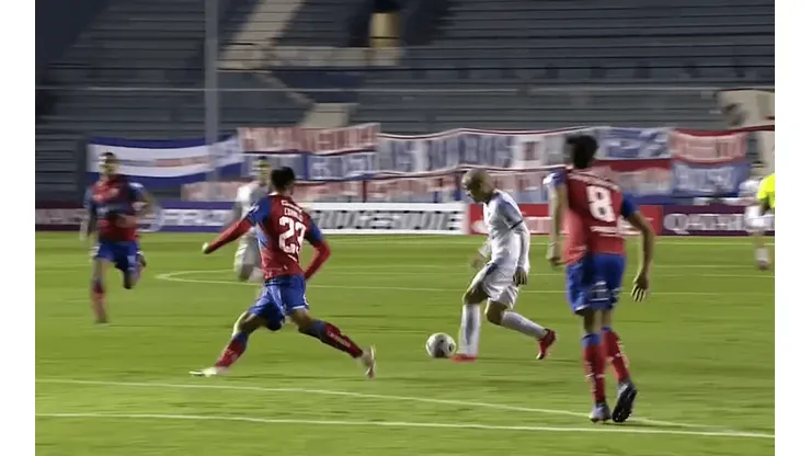 Remate de distancia de Brian Ocampo y golazo de Nacional a Universidad Católica.
