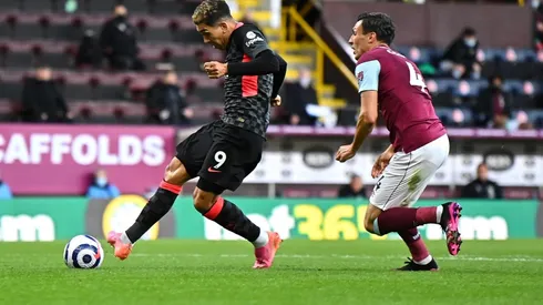 Roberto Firmino abrió la cuenta en la goleada de Liverpool ante Burnley.