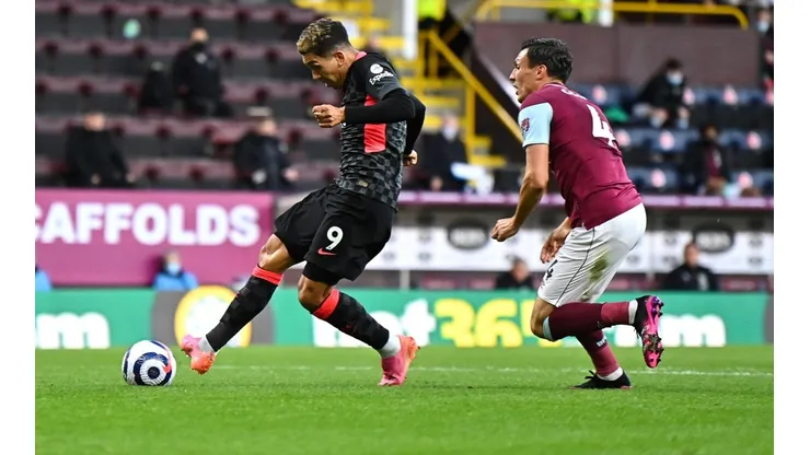 Roberto Firmino abrió la cuenta en la goleada de Liverpool ante Burnley.