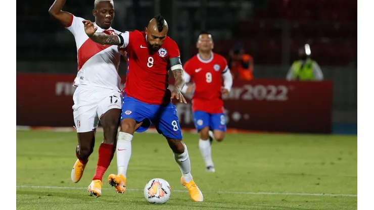 Arturo Vidal pide más minutos para lo juveniles de Colo Colo mirando con gusto el trabajo de Universidad Católica.
