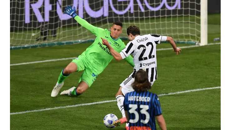 Federico Chiesa se mandó un golazo para darle el título a Juventus.