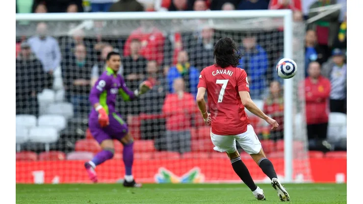 Edinson Cavani se destacó con un auténtico golazo con el Manchester United.