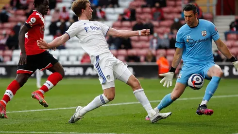 Patrick Bamford abrió la cuenta para el Leeds de Marcelo Bielsa.