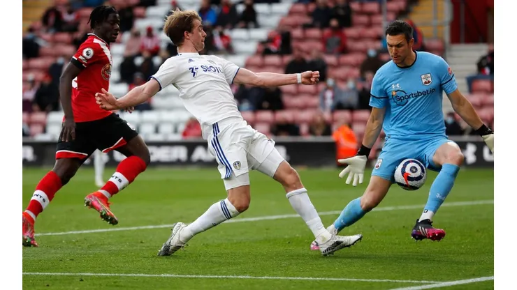 Patrick Bamford abrió la cuenta para el Leeds de Marcelo Bielsa.