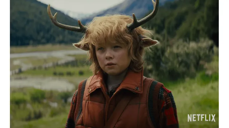 Christian Convery como Gus en Sweet Tooth de Netflix.