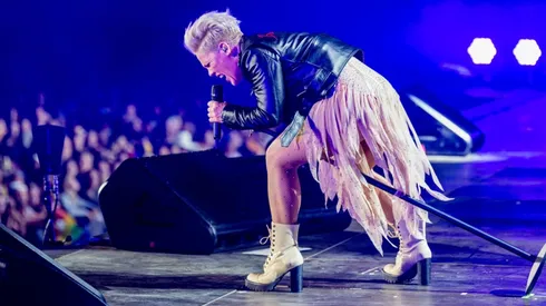 Pink sobre el escenario, cuando aún se podían hacer conciertos masivos.