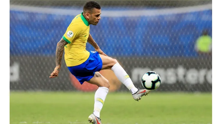 Dani Alves regresa a la Selección de Brasil tras dos años.