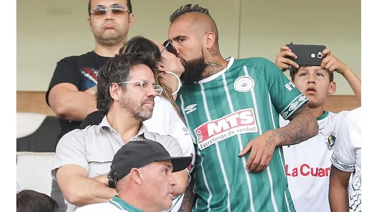 Arturo Vidal sufre por los problemas legales de Rodelindo Román