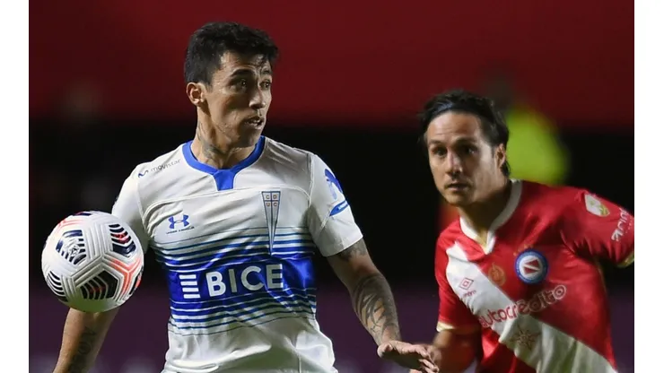 Tras sufrir mucho, Universidad Católica depende de sí misma para ir a octavos de final de la Copa Libertadores.