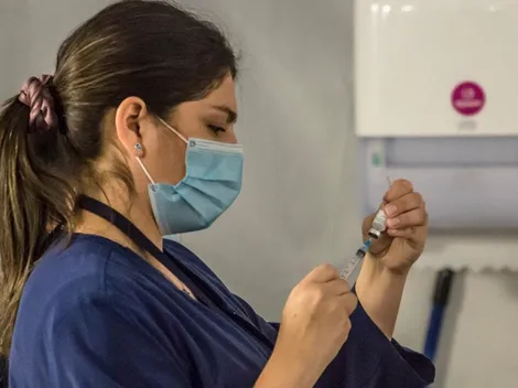 ¿Hay que restringir el consumo de alcohol después de ser vacunado?