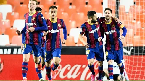 Lionel Messi, si decide quedarse en Barcelona, jugará con su amigo Sergio Agüero