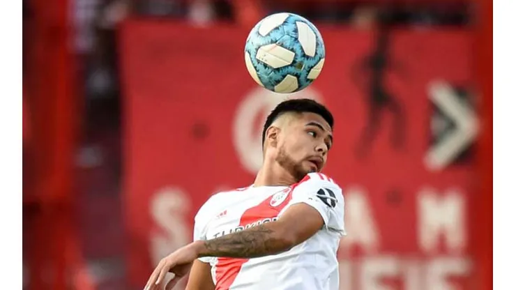 El chileno metió un cabezazo a los 90+2 para darle vida a River.