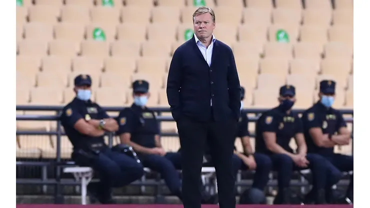 Ronald Koeman aún tiene una temporada más de contrato con Barcelona.