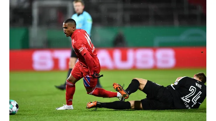 Douglas Costa actualmente está en Bayern Munich, cedido por Juventus.