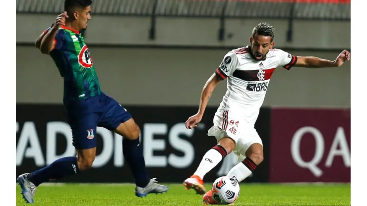 Mauricio Isla fue titular en el Flamengo ante La Calera