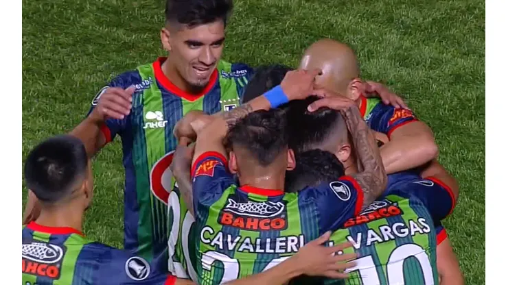 Ariel Martínez y La Calera festejan el 1-0 parcial contra Flamengo en Copa Libertadores.