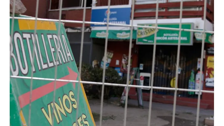 Pese a que no hay contraindicaciones comprobadas en lo inmediato, no es recomendable el consumo excesivo de alcohol.