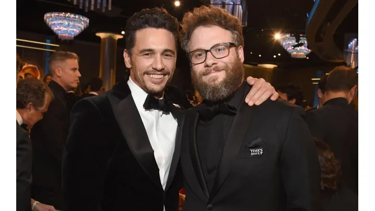 James Franco junto a Seth Rogen en medio de una premiación hollywoodense.