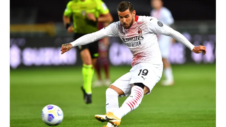 Theo Hernández marcó doblete en la victoria del Milan.