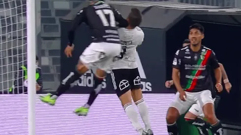 El codazo de Suárez a Costa que para Véjar no fue penal